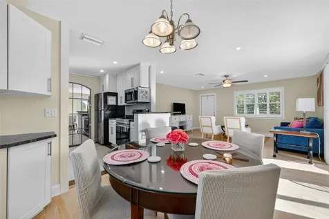 2915 Avenue C Holmes Beach FL 34217