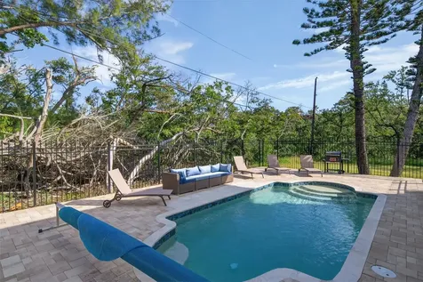 2915 Avenue C Holmes Beach FL 34217
