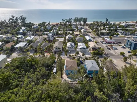 2915 Avenue C Holmes Beach FL 34217
