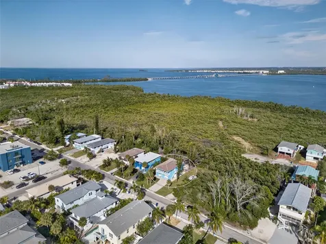2915 Avenue C Holmes Beach FL 34217