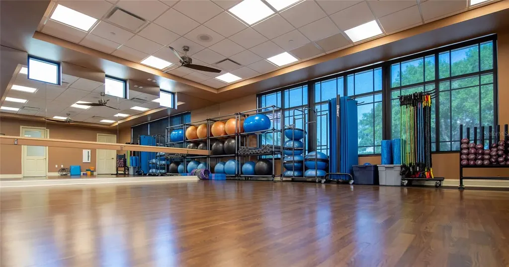 5240 Hyland Hills Avenue Sarasota FL 34241