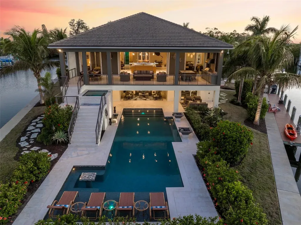 242 Oak Avenue Anna Maria FL 34216