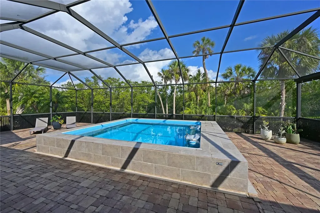 931 Mangrove Edge Court Bradenton FL 34208