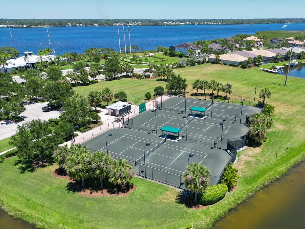 931 Mangrove Edge Court Bradenton FL 34208