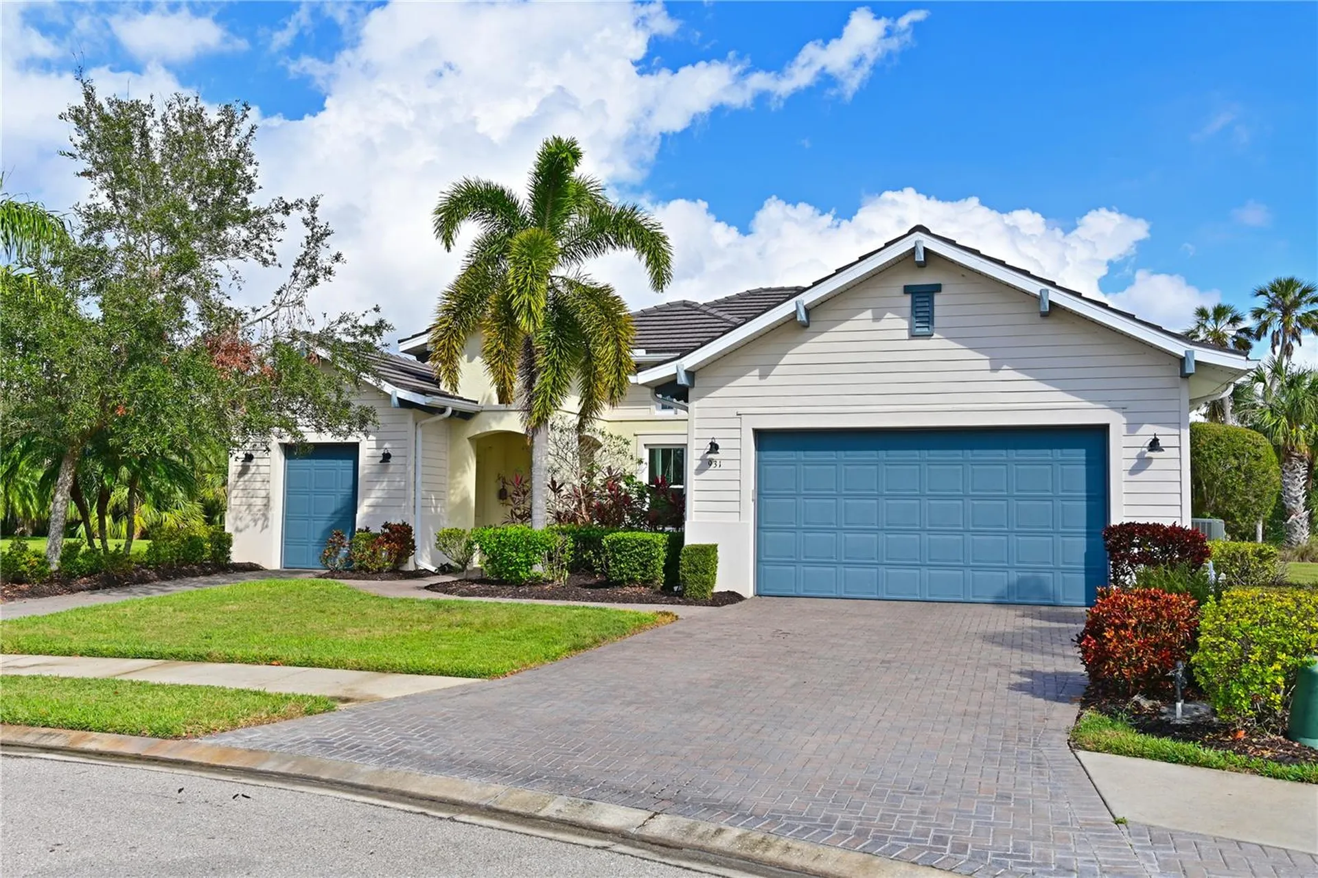 931 Mangrove Edge Court Bradenton FL 34208