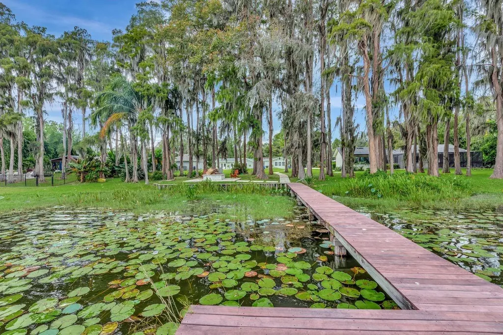 19207 Crooked Lane Lutz FL 33548