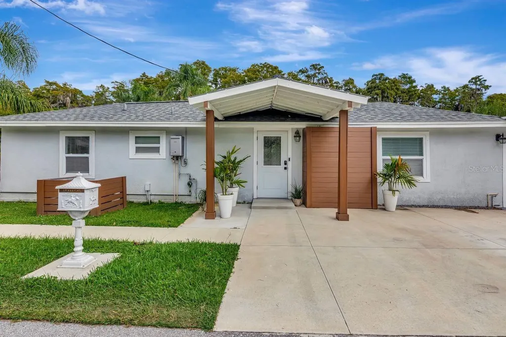 19207 Crooked Lane Lutz FL 33548