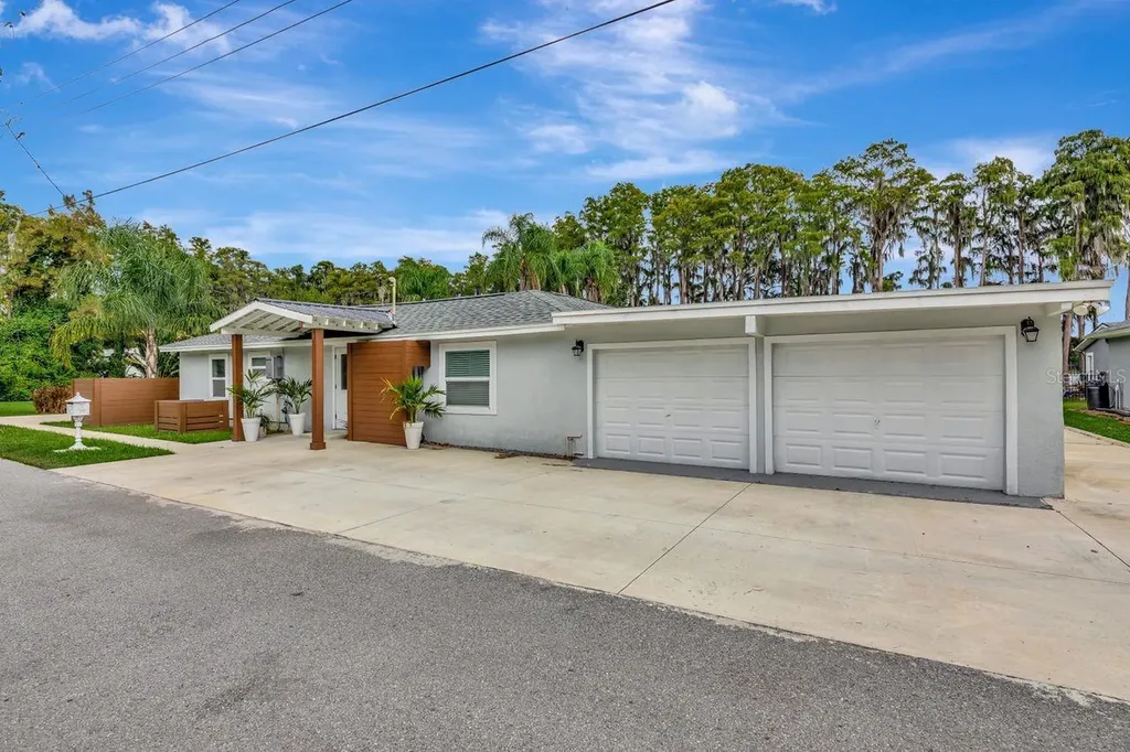19207 Crooked Lane Lutz FL 33548