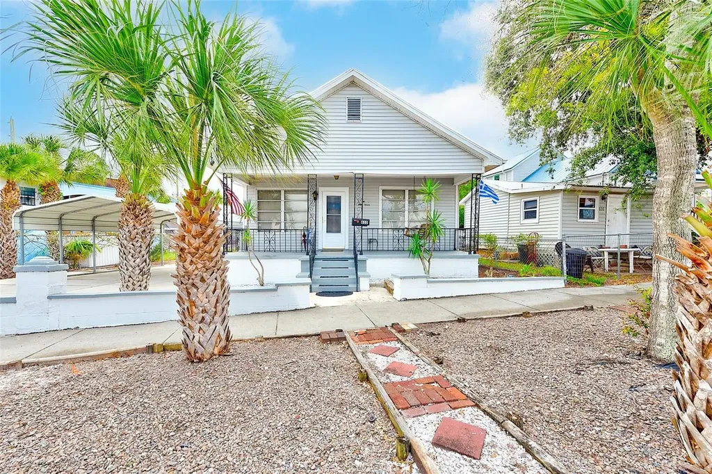632 Cross Street Tarpon Springs FL 34689