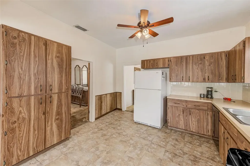 632 Cross Street Tarpon Springs FL 34689