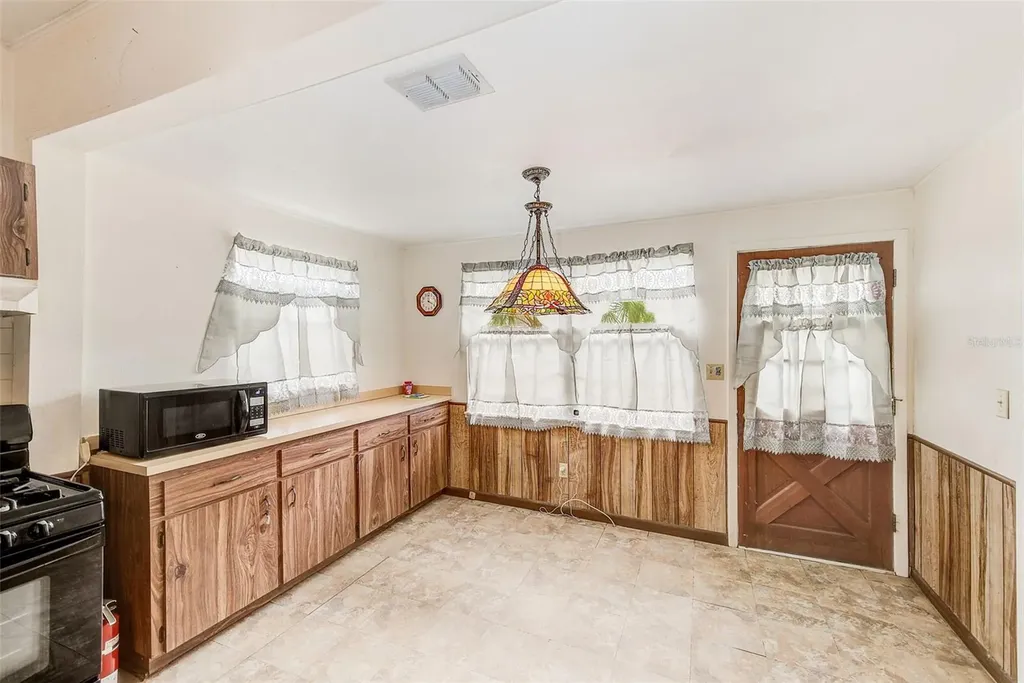 632 Cross Street Tarpon Springs FL 34689