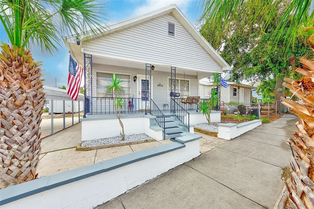 632 Cross Street Tarpon Springs FL 34689