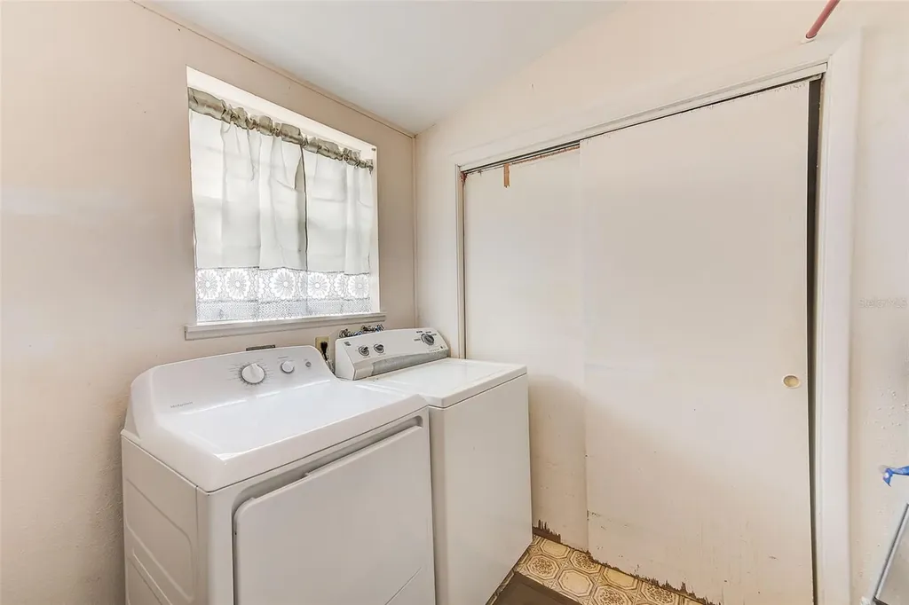 632 Cross Street Tarpon Springs FL 34689