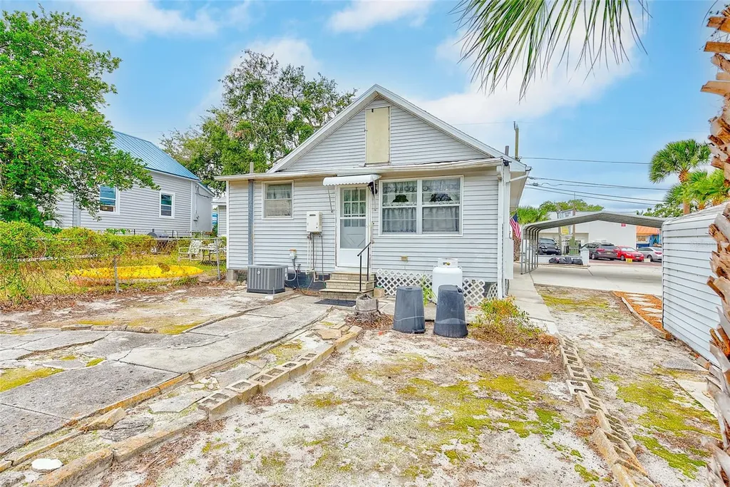 632 Cross Street Tarpon Springs FL 34689