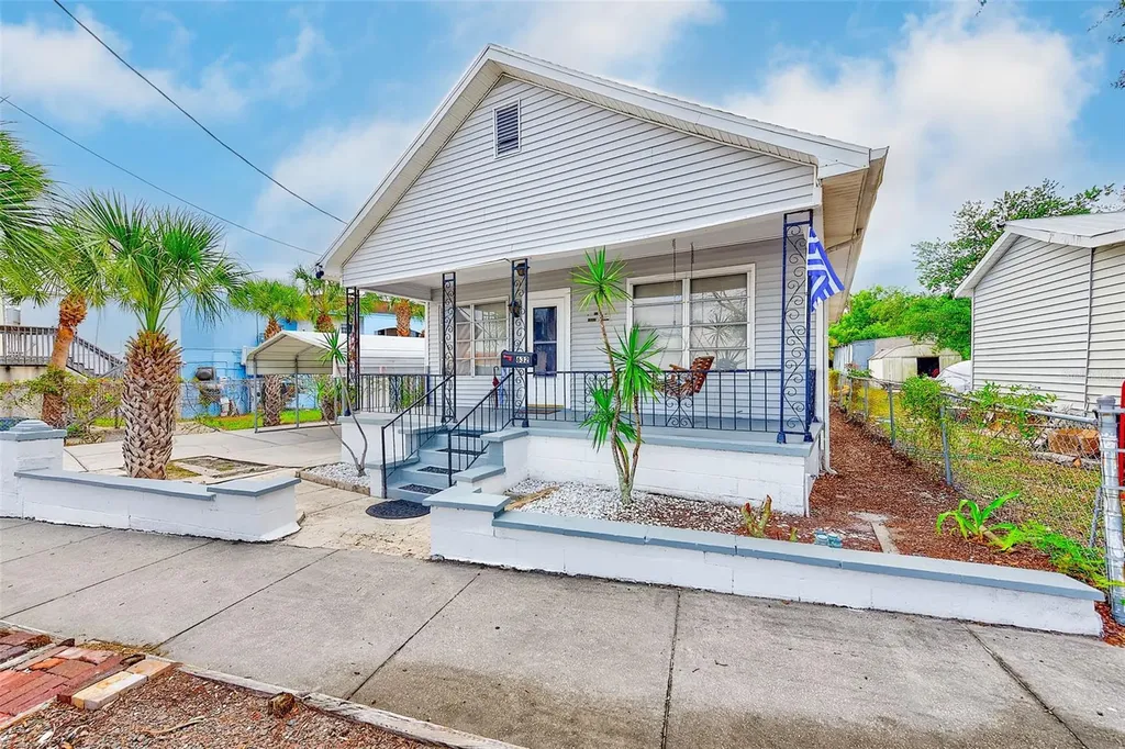 632 Cross Street Tarpon Springs FL 34689