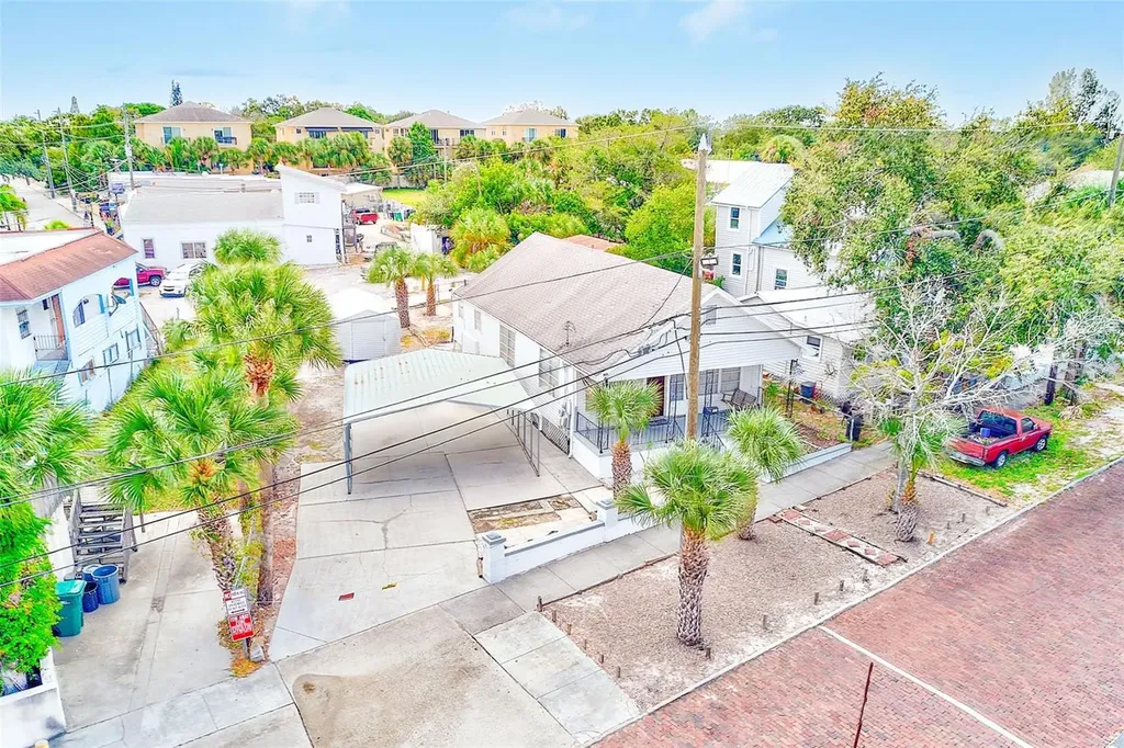 632 Cross Street Tarpon Springs FL 34689