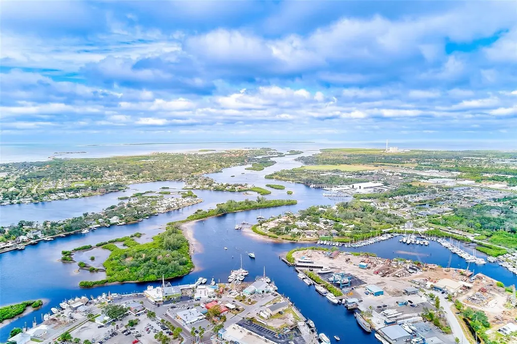 632 Cross Street Tarpon Springs FL 34689