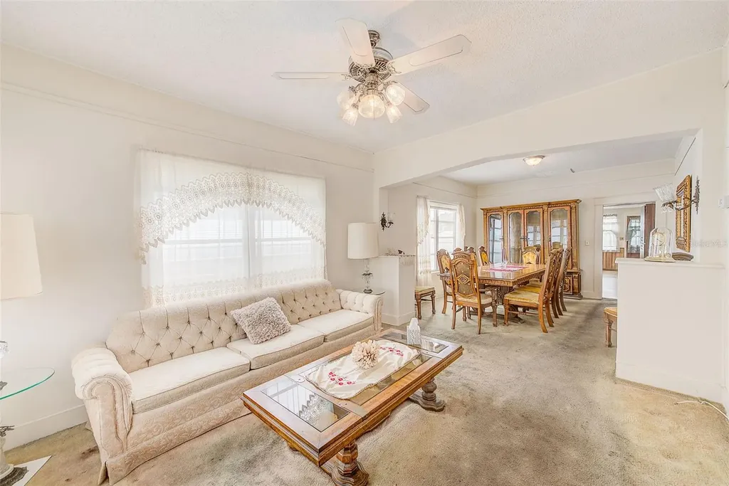 632 Cross Street Tarpon Springs FL 34689