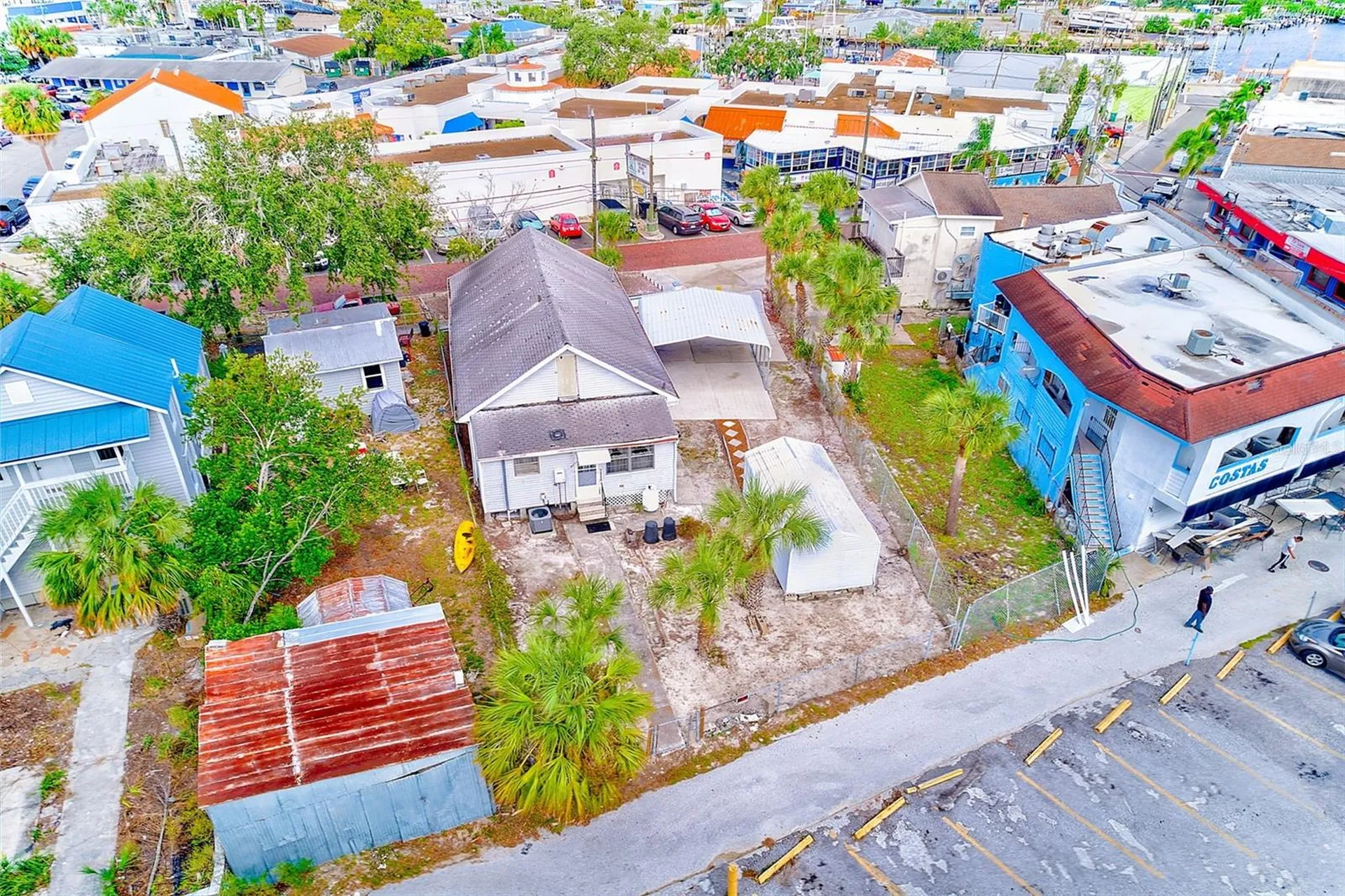 632 Cross Street Tarpon Springs FL 34689