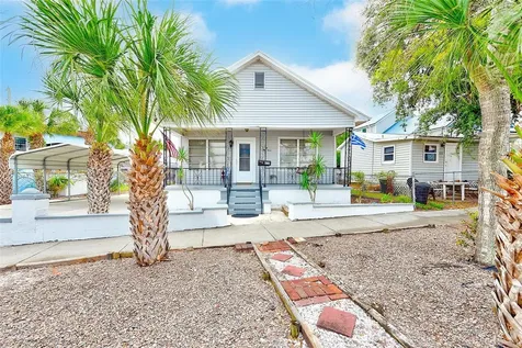 632 Cross Street Tarpon Springs FL 34689
