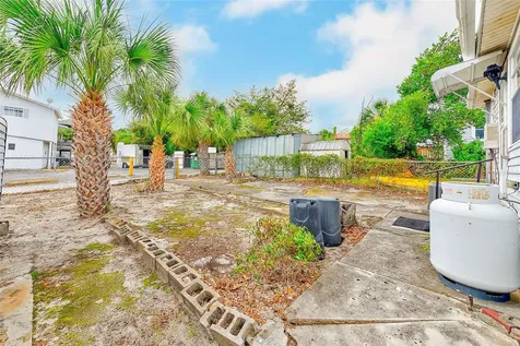 632 Cross Street Tarpon Springs FL 34689