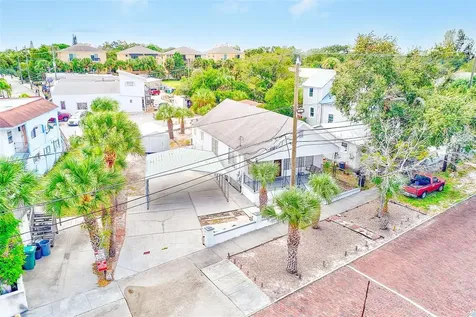 632 Cross Street Tarpon Springs FL 34689