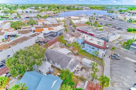 632 Cross Street Tarpon Springs FL 34689