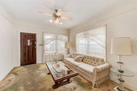 632 Cross Street Tarpon Springs FL 34689