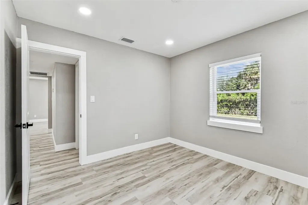 5 W Spanish Main Street Tampa FL 33609