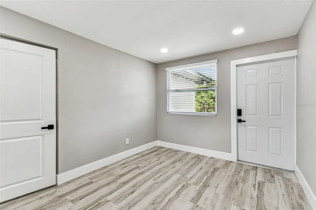 5 W Spanish Main Street Tampa FL 33609
