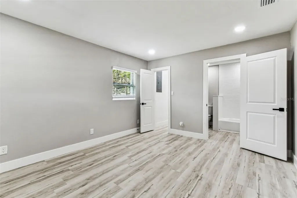 5 W Spanish Main Street Tampa FL 33609