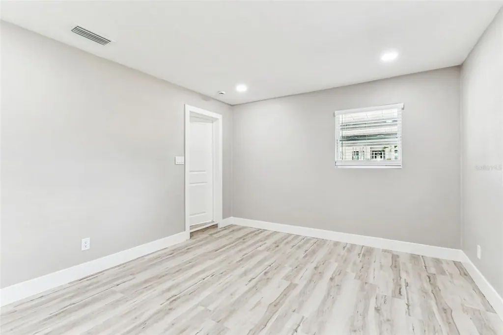 5 W Spanish Main Street Tampa FL 33609
