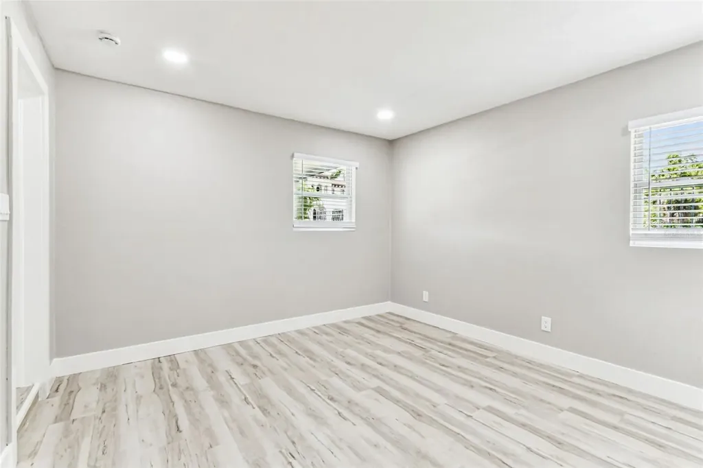 5 W Spanish Main Street Tampa FL 33609