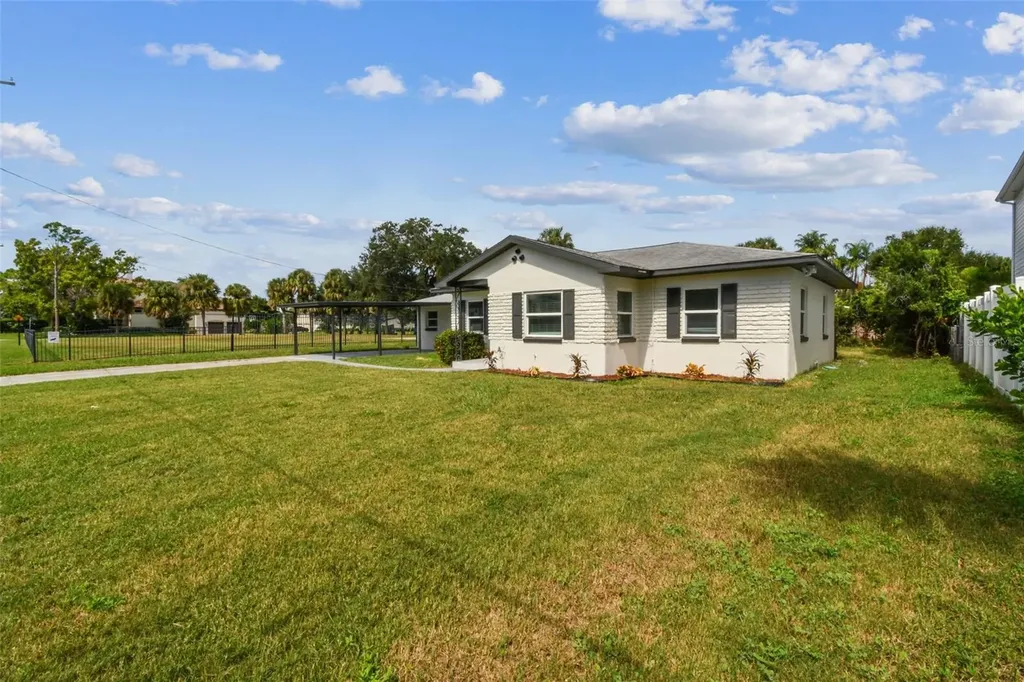 5 W Spanish Main Street Tampa FL 33609