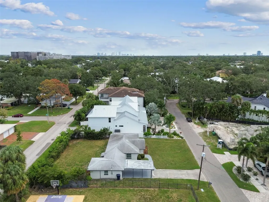 5 W Spanish Main Street Tampa FL 33609