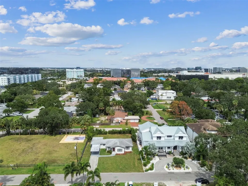5 W Spanish Main Street Tampa FL 33609