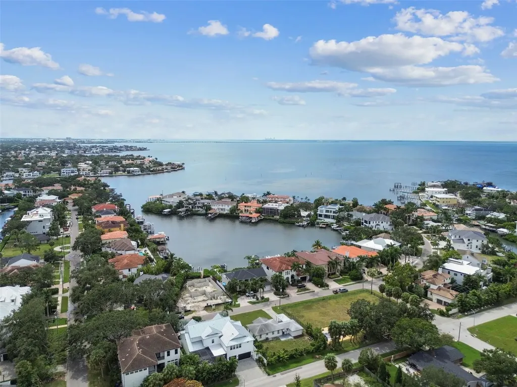 5 W Spanish Main Street Tampa FL 33609