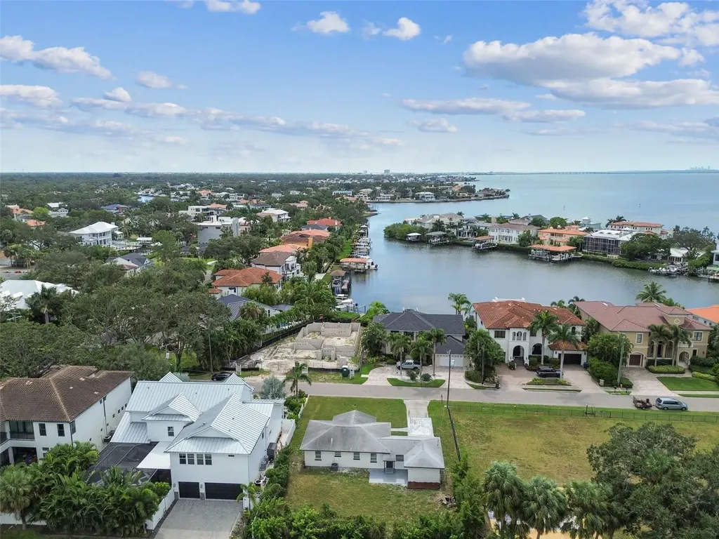 5 W Spanish Main Street Tampa FL 33609