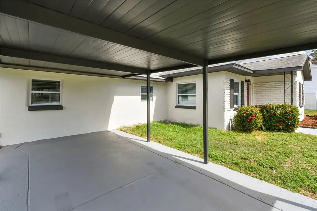 5 W Spanish Main Street Tampa FL 33609