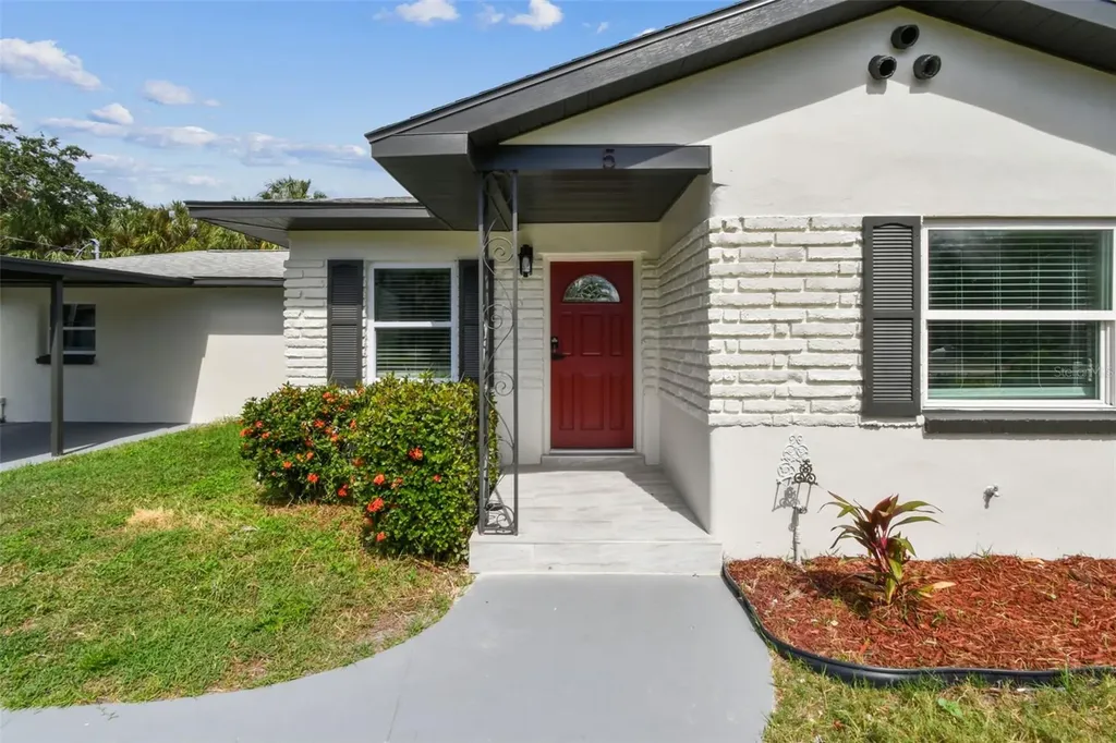 5 W Spanish Main Street Tampa FL 33609