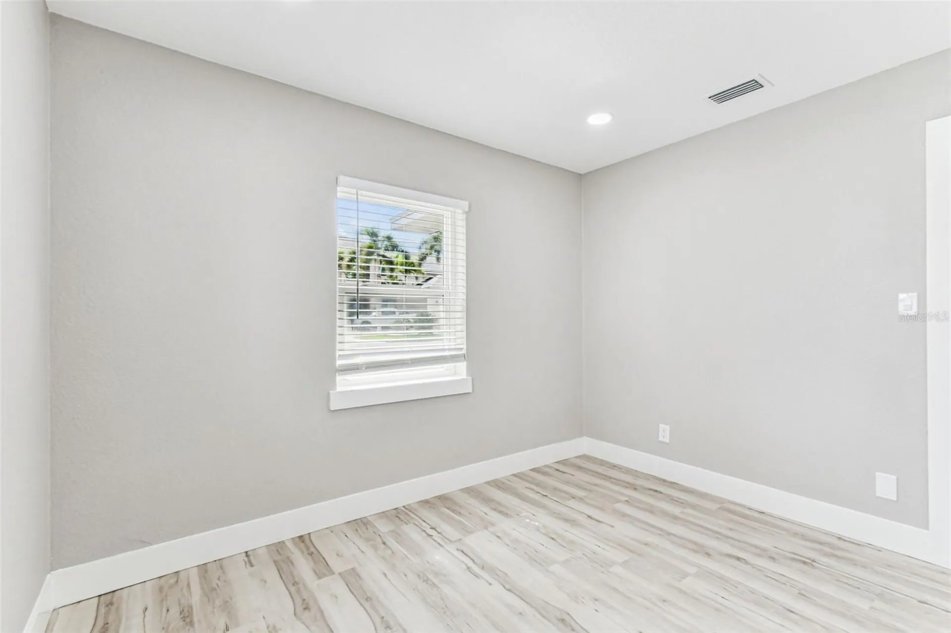 5 W Spanish Main Street Tampa FL 33609