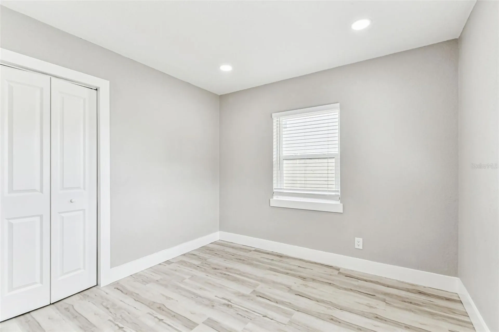 5 W Spanish Main Street Tampa FL 33609