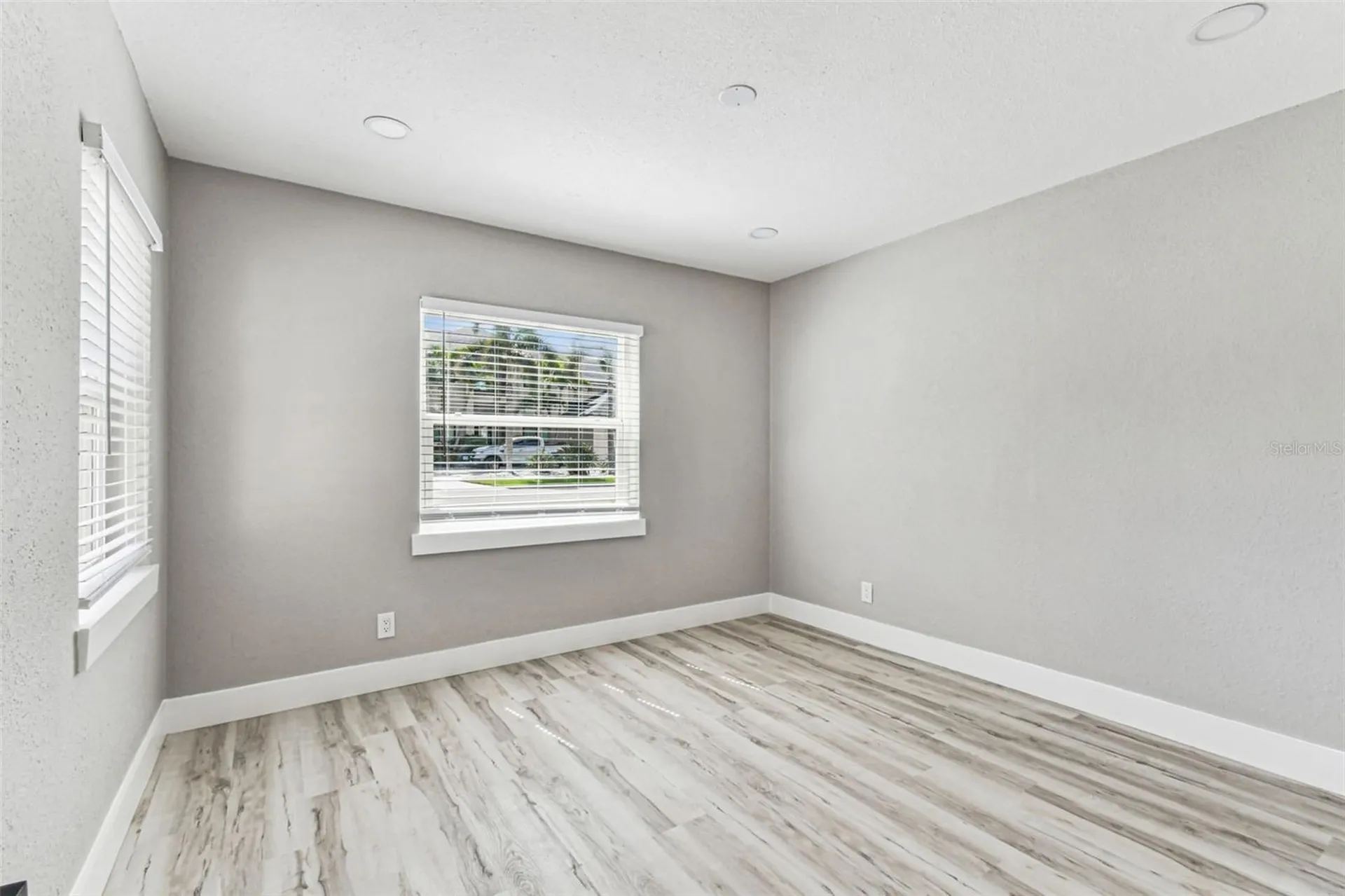5 W Spanish Main Street Tampa FL 33609