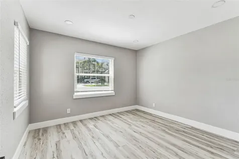 5 W Spanish Main Street Tampa FL 33609