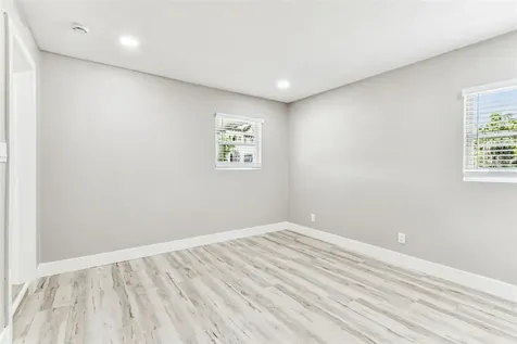 5 W Spanish Main Street Tampa FL 33609