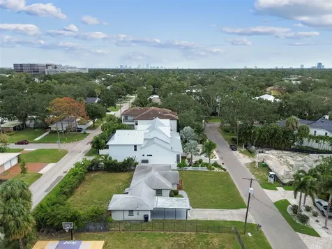 5 W Spanish Main Street Tampa FL 33609
