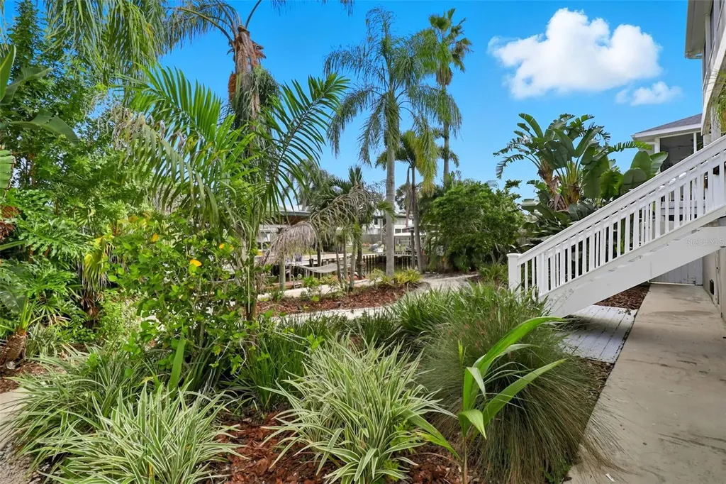 76 Gulfwinds Drive Palm Harbor FL 34683