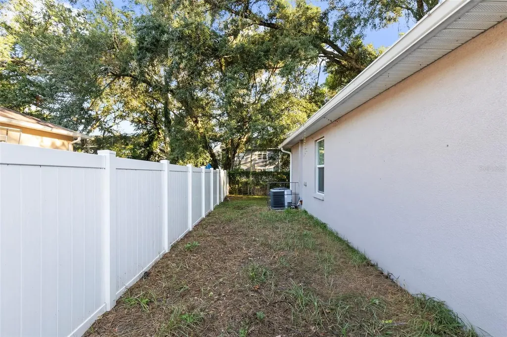 4216 E Yukon Street Tampa FL 33617
