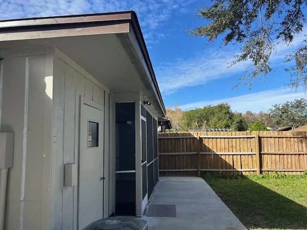 7871 Thrippence Lane Orlando FL 32822