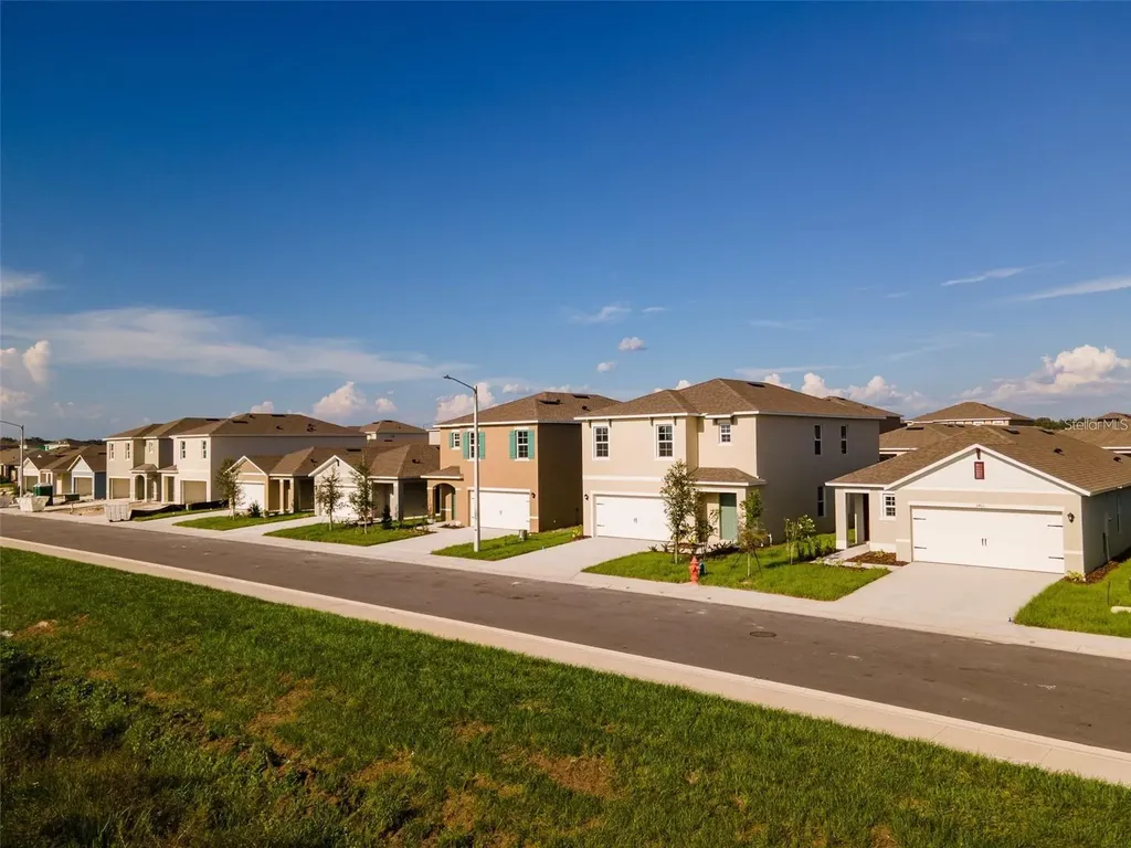 2464 Ribbon Fall Avenue Davenport FL 33837